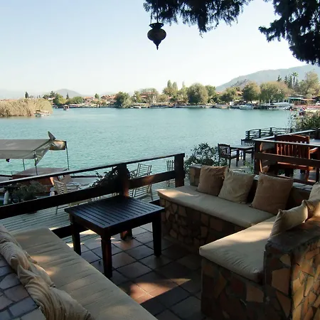 بيت ضيافة Happy Caretta