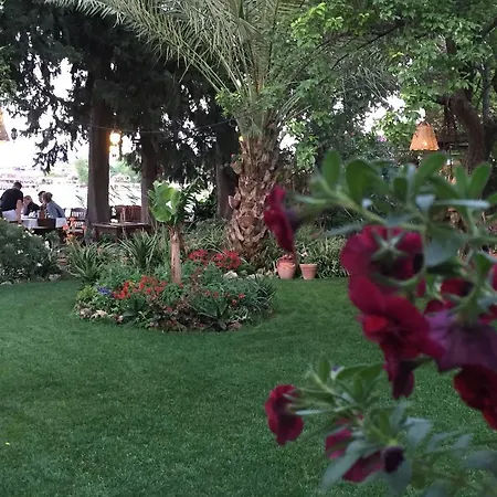 Happy Caretta Pensiune