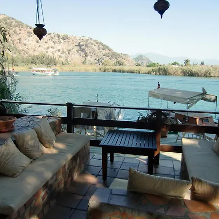 ゲストハウス Happy Caretta